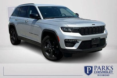 Used 2023 Jeep Grand Cherokee Limited w/ Black Appearance Package