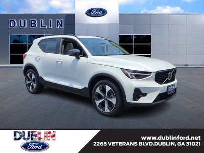 Used 2023 Volvo XC40 B4 Ultimate