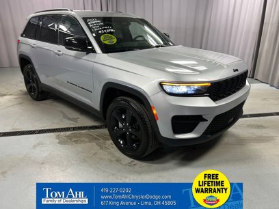 Used 2023 Jeep Grand Cherokee Altitude