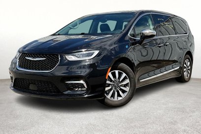 Used 2023 Chrysler Pacifica Limited