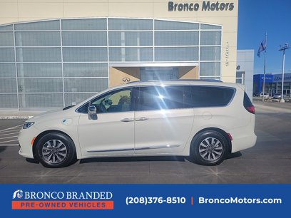 Used 2021 Chrysler Pacifica Limited w/ Premium & Safety Sphere Group