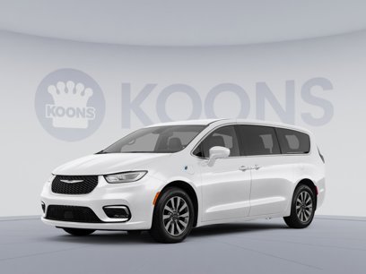 Used 2023 Chrysler Pacifica Touring-L