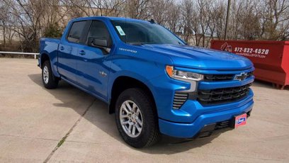 New 2025 Chevrolet Silverado 1500 RST w/ LPO, Dark Essentials Package