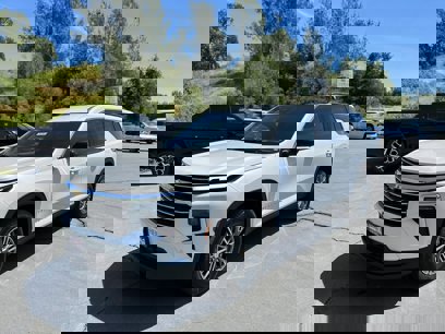 New 2025 Chevrolet Traverse LT w/ Enhanced Driving Package