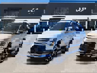 New 2025 Kia Niro EX Touring