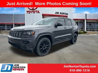 Used 2017 Jeep Grand Cherokee Altitude