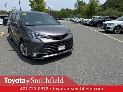 Used 2022 Toyota Sienna Platinum