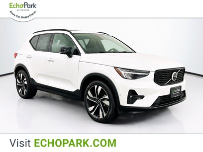 Used 2025 Volvo XC40 B5 Plus