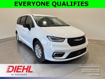 New 2026 Chrysler Pacifica Select