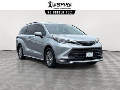 Used 2021 Toyota Sienna XLE