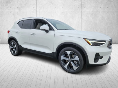New 2025 Volvo XC40 B5 Plus w/ Protection Package Premier