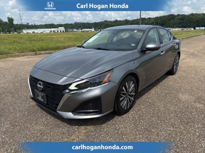 Used 2023 Nissan Altima 2.5 SV