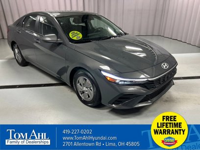 New 2025 Hyundai Elantra SE