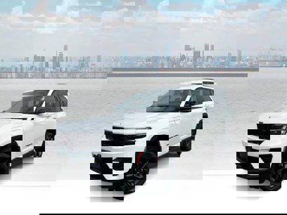Used 2023 Jeep Grand Cherokee Altitude
