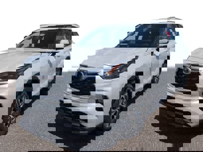 New 2024 Toyota Highlander LE