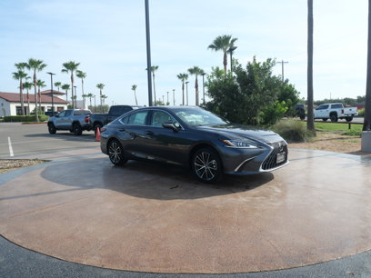 New 2025 Lexus ES 350 w/ Premium Package