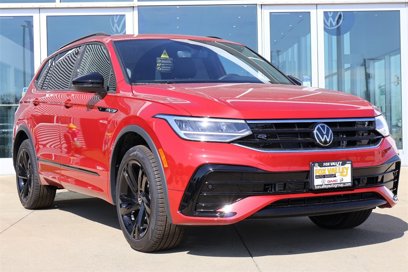 New 2024 Volkswagen Tiguan SE R-Line