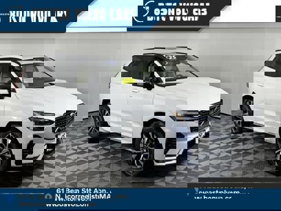 New 2025 Volvo XC60 B5 Core w/ Protection Package Premier