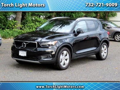 Used 2021 Volvo XC40 T5 Momentum