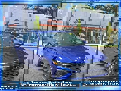 Used 2025 Hyundai Elantra SEL w/ Cargo Package