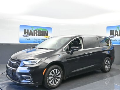 Used 2023 Chrysler Pacifica Touring-L
