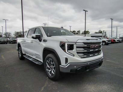 New 2024 GMC Sierra 1500 SLE w/ Preferred Package
