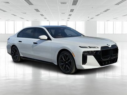 New 2025 BMW 760i xDrive w/ Premium Package