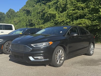 Used 2017 Ford Fusion SE w/ Fusion SE Technology Package