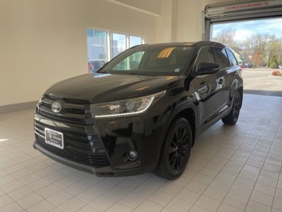 Used 2019 Toyota Highlander SE