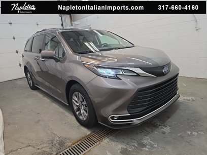 Used 2022 Toyota Sienna XLE