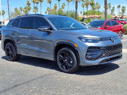 New 2025 Volkswagen Tiguan SE R-Line
