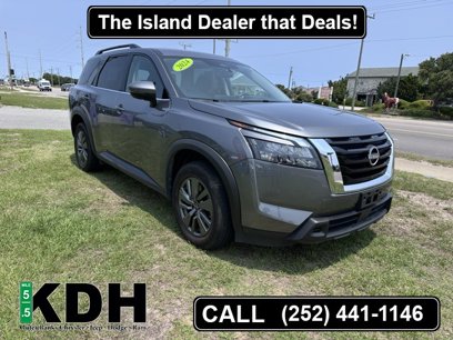 Used 2024 Nissan Pathfinder SV
