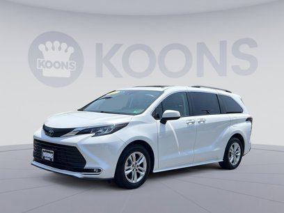 Used 2022 Toyota Sienna XLE w/ XLE Plus Package