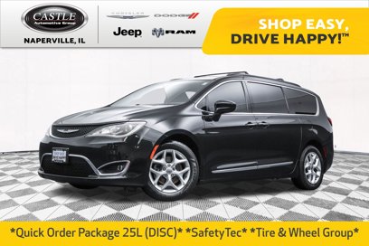 Used 2017 Chrysler Pacifica Touring-L w/ Tire & Wheel Group