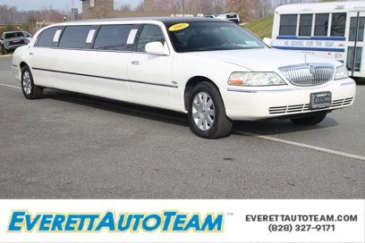 Used 2003 Lincoln Town Car Executive