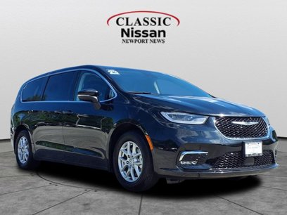 Used 2023 Chrysler Pacifica Touring-L