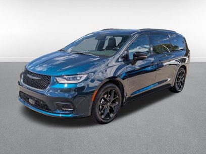 New 2025 Chrysler Pacifica Limited