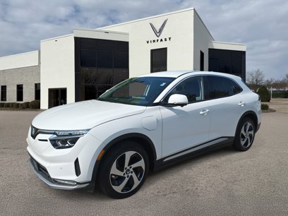 New 2025 VinFast VF 8 Eco