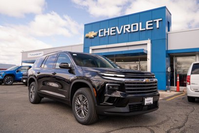 New 2025 Chevrolet Traverse LT