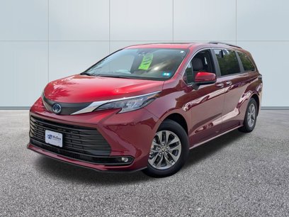 Certified 2025 Toyota Sienna XLE w/ XLE Plus Package