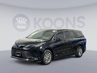 Used 2021 Toyota Sienna XLE
