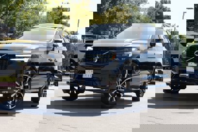 New 2025 Volvo XC60 B5 Plus w/ Protection Package Premier