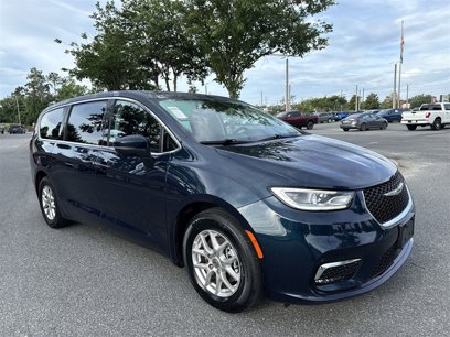 Used 2023 Chrysler Pacifica Touring-L