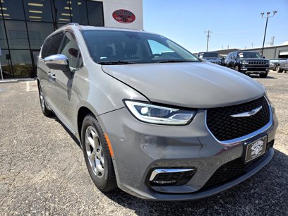 Used 2022 Chrysler Pacifica Limited