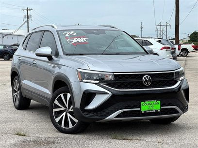 Certified 2023 Volkswagen Taos SE w/ Panoramic Sunroof Package