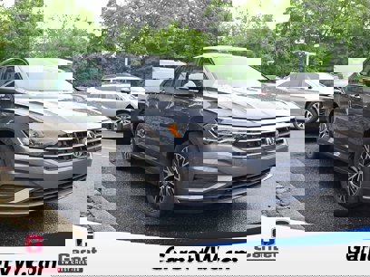 Certified 2021 Volkswagen Jetta SE w/ SE Cold Weather Package