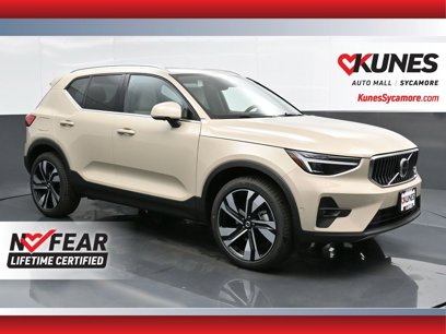 New 2025 Volvo XC40 B5 Plus w/ Climate Package