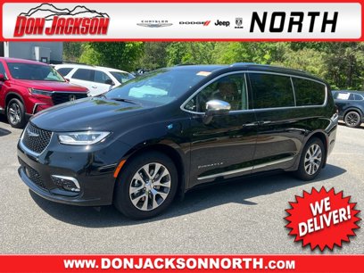 Used 2024 Chrysler Pacifica Pinnacle
