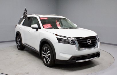 Certified 2025 Nissan Pathfinder Platinum w/ Cargo Package