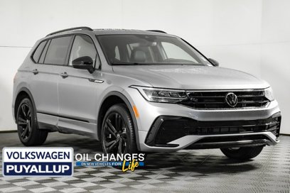 New 2024 Volkswagen Tiguan SE R-Line